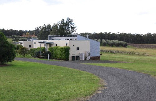 Lovedale Apartment | Adina Vineyard