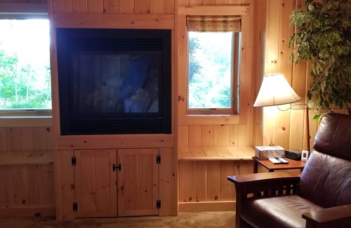 North Lake George House | Adirondack cabin w/large deck & outdoor grill