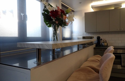Leith Apartment | Adjoining 1 bedroom apartment Leith Tram Station