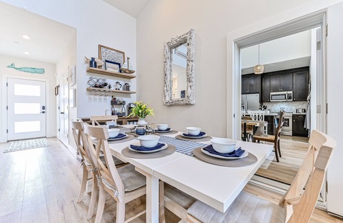 Ocean Shores House | Adjoining Waterfront Homes, Pets, Hot Tubs, Groups