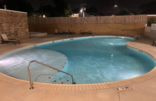 Greater Belhaven Apartment | Admiral Benbow #236