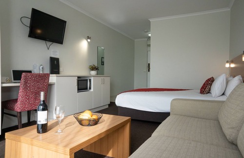 Geelong Hotel | Admiralty Inn