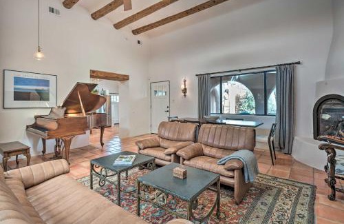 Downtown Santa Fe House | Adobe House with Patio - Walk to Dtwn Plaza and Shops!