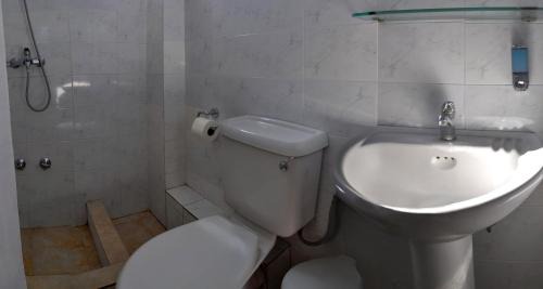 Kallithea Hotel | Adonis