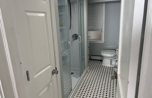 Ventnor City Apartment | Adorable 1st floor apartment 2 blocks to the beach.