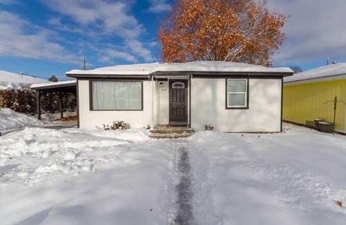 Spokane House | Adorable 2 BD 1 BTH Home Minutes Away from Gonzaga
