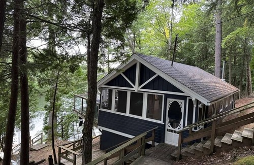 Port Carling Cottage | Adorable 5 bed 3 bath cottage on Lake Muskoka - Bunkie and Boathouse!