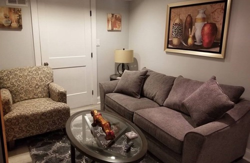 Downtown Baltimore Apartment | Adorable and blocks from M&T Stadium/Camden Yards