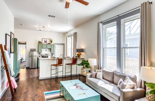 Southtown Apartment | Adorable Apt Near Downtown | Ideal for Longer Stays