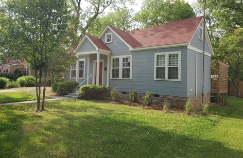 Canton House | Adorable cottage nestled in Canton historic district