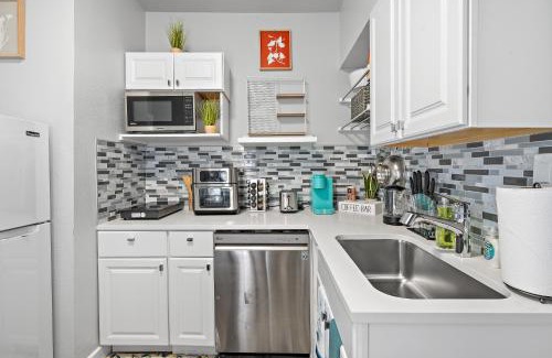 Cedar Crest Apartment | Adorable Cute 1BR Dallas Stay