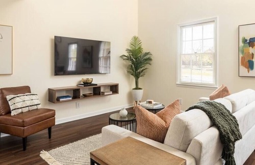 Chattahoochee Hills House | Adorable One Bedroom Loft Oasis in Chatt Hills, GA