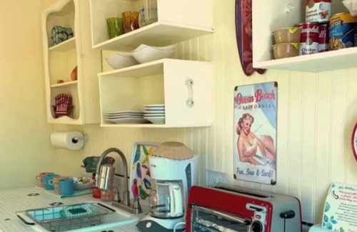 North Park Cottage | Adorable Private Tiny House for Two~ Heart of North Park~San Diego.Safe & Clean.