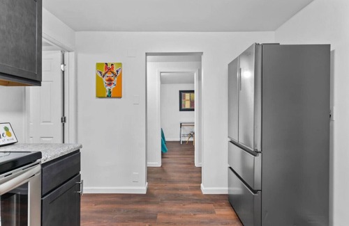 Imperial House | Adorable small house - quiet & safe - 2 BR 1 Bath