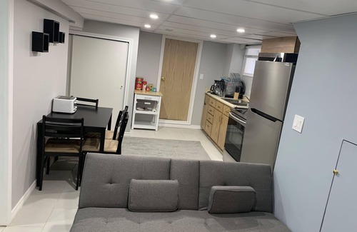 South Central House | Adorable two bedrooms unit with sperate entrance close to everywhere