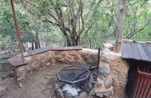 Lanseria Ski Chalet | Adorable unique guest house - African bush feel.