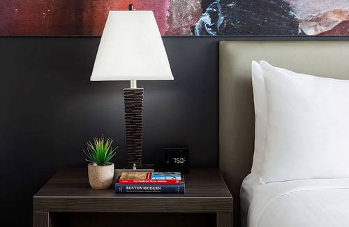 Lower Allston Hotel | Adventure Awaits! Stylish 2 Queen Beds, Near Attractions
