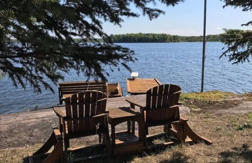 Lac du Bonnet Cabin | Adventurers Waterfront Nature Escape
