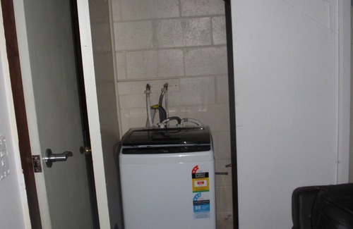 Newtown Apartment | Affordable accommodation near hospital with off street parking