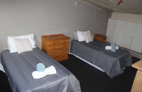 Newtown Apartment | Affordable accommodation near hospital with off street parking