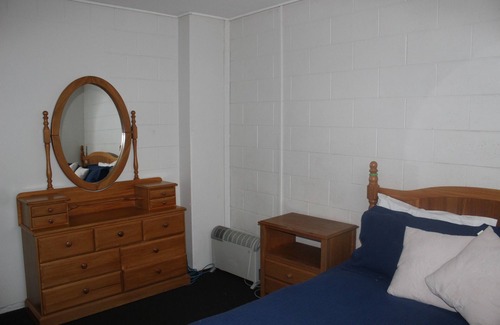 Newtown Apartment | Affordable accommodation near hospital with off street parking