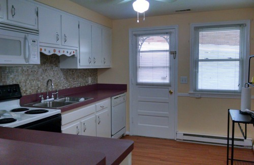 Cottage Line Apartment | Affordable Beach Vacation 50 Steps from Ocean View Beach