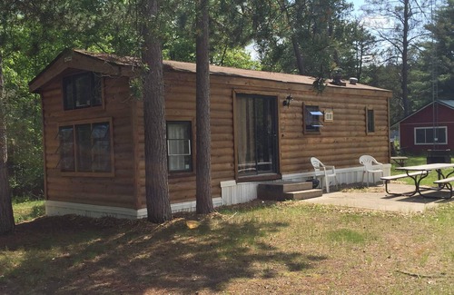 Adams Cottage | Affordable Cabin Minutes from the Wisconsin Dells & Castle Rock Lake
