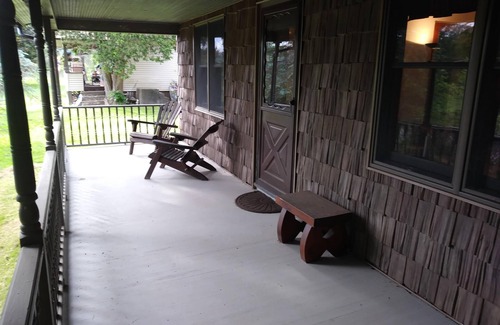 Windham House | Affordable Getaway in the Best of the Catskills - 5 minutes to Windham Mountain