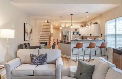 Highlands House | Affordable Luxury-All Kings-5 min to Urban Bourbon