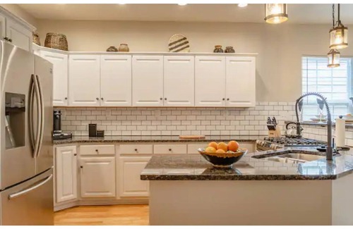 Highlands House | Affordable Luxury-All Kings-5 min to Urban Bourbon