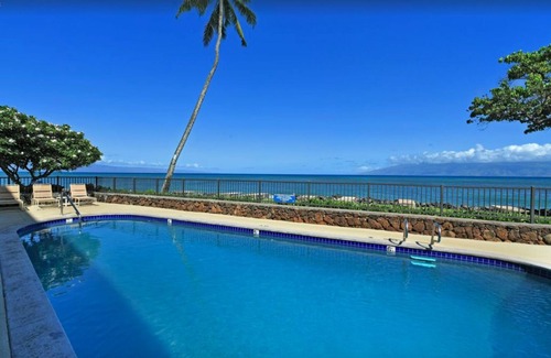Kahana Condo | Affordable oceanfront condo, amazing views, sunsets, beaches, pool in West Maui