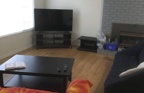 Richmond House | Affordable, safe, and quiet 15 min from YVR and 5 min walk to great strip mall