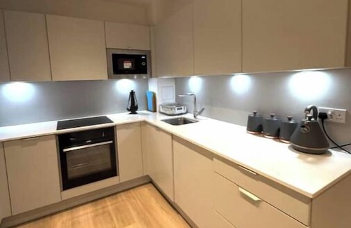 East Ham Apartment | Affordable Stays
