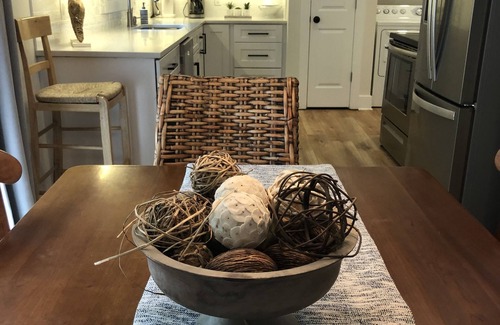 Holland Cottage | Affordable Vacation Home Close to Beaches