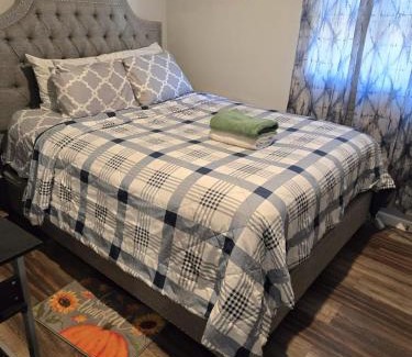 Newark House | Agape queen room 6D