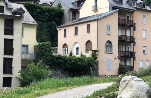 Cauterets Apartment | Agréable studio 4 personnes RDC 5min à pieds du centre, des remontées et des thermes