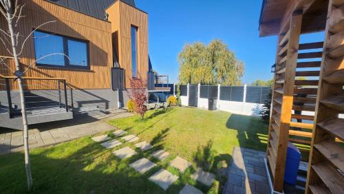 Tunari Apartment | AGrey frame Residence Villas