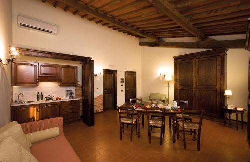 Terranuova Bracciolini House | Agriturismo Antico Borgo Poggitazzi