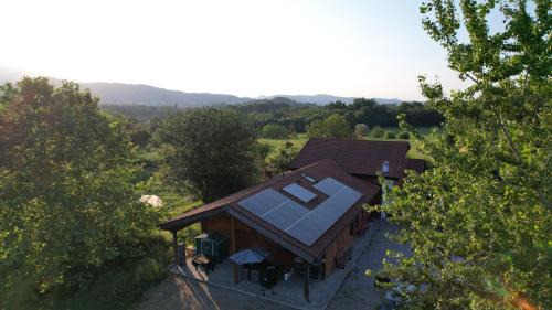 Montano Lucino House | Agriturismo bio Apipoli