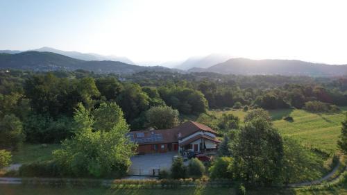Montano Lucino House | Agriturismo bio Apipoli