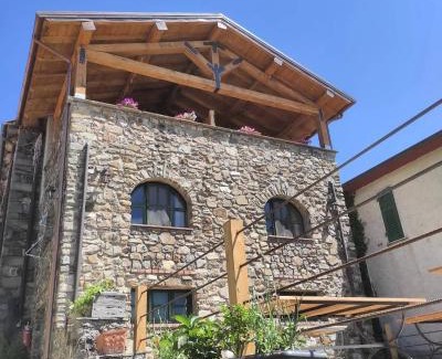 Giuncugnano House | Agriturismo Cilla