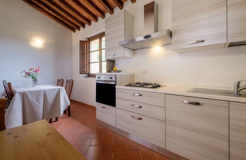 Roccalbegna House | Agriturismo Ginepro Poderone with Garden, Shared Pool & Wi-Fi