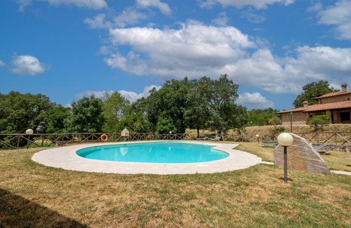 Roccalbegna House | Agriturismo Ginepro Poderone with Garden, Shared Pool & Wi-Fi