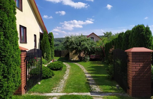 Adamow House | Agroturystyka Jacnia