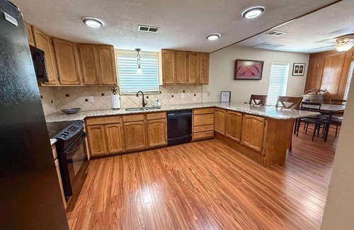 Brackettville House | Agua Frio - Tranquil home with Las Moras Creek views