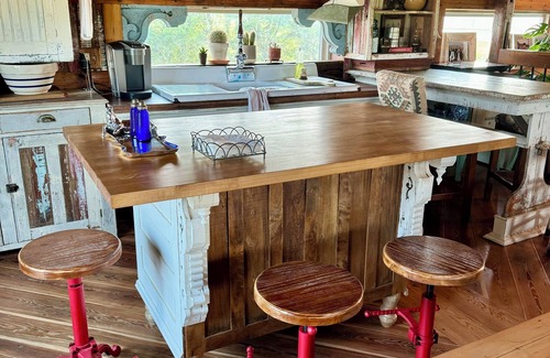 Hutchinson County House | -AH Barn has very unique accommodations with great views in the SD prairie. .