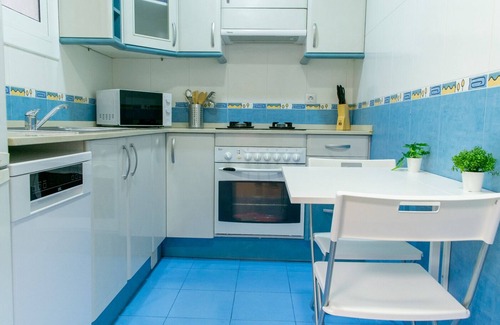 Sant Joan Despi Condo | Ahllenrock – Modern apartment in Cornellà, close to the metro and airport