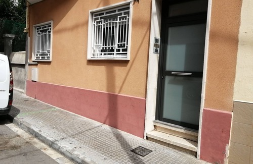 Sant Joan Despi Condo | Ahllenrock – Modern apartment in Cornellà, close to the metro and airport