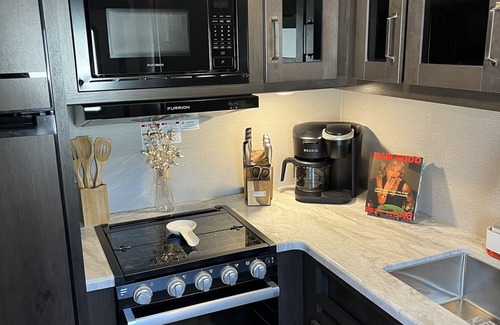 East Tampa House | Aileen Camping Space