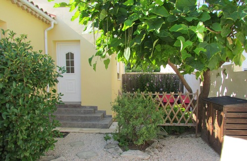 Gallargues-le-Montueux House | Air-conditioned cottage ideally located in the charming village of Gallargues.